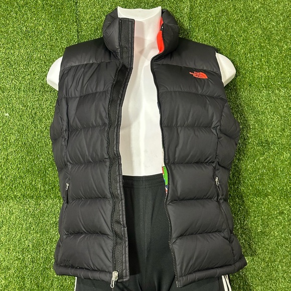 THE NORTH FACE SOCHI RU/14 FLAGS 700 DOWN VEST , SIZE LARGE WOMENS, BLACK/RED - Picture 6 of 14